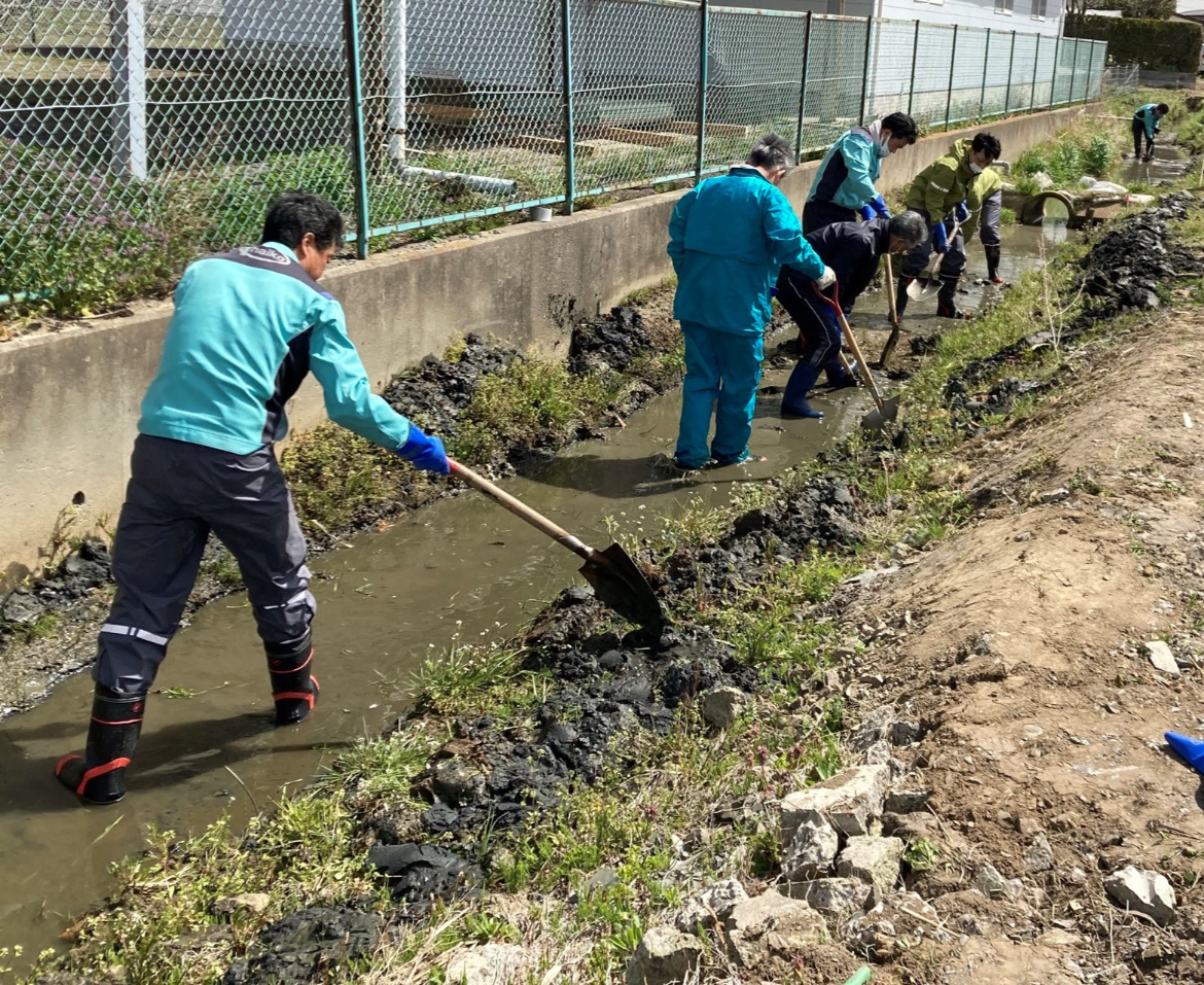 水路清掃の様子